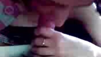Gata de vestido vídeo de pornô de mulher com mulher azul sendo transada por Chad
