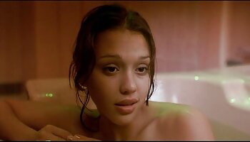 Antonella porno de mulheres transando se junta a um casal Bisex