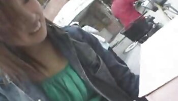 Bouncy vídeo de pornô de mulher com mulher Dildo Ride