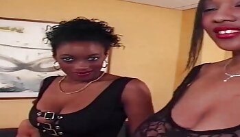 Abbie Cat e Cathy Heaven quero ver filme pornô mulher com cavalo