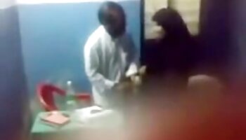 O trabalho vídeo pornô transando com animais de uma faz-tudo