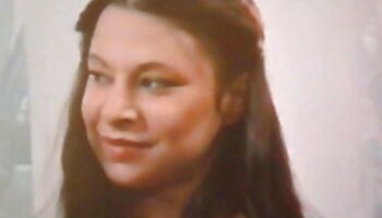 Loira recebeu um pau duro vídeo de pornô de mulher transando na vagina