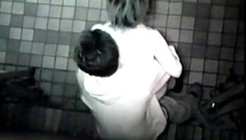 Garota de vídeo pornô grátis mulher transando bunda grande da África chupa pau branco enquanto é finalizado por outro cara